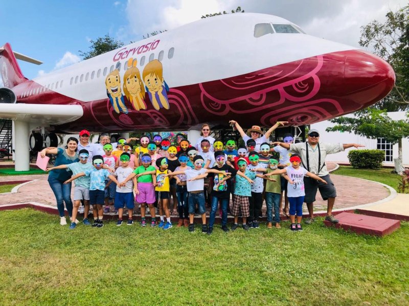 La FPMC enseña a los niños y niñas sobre la protección de las aves