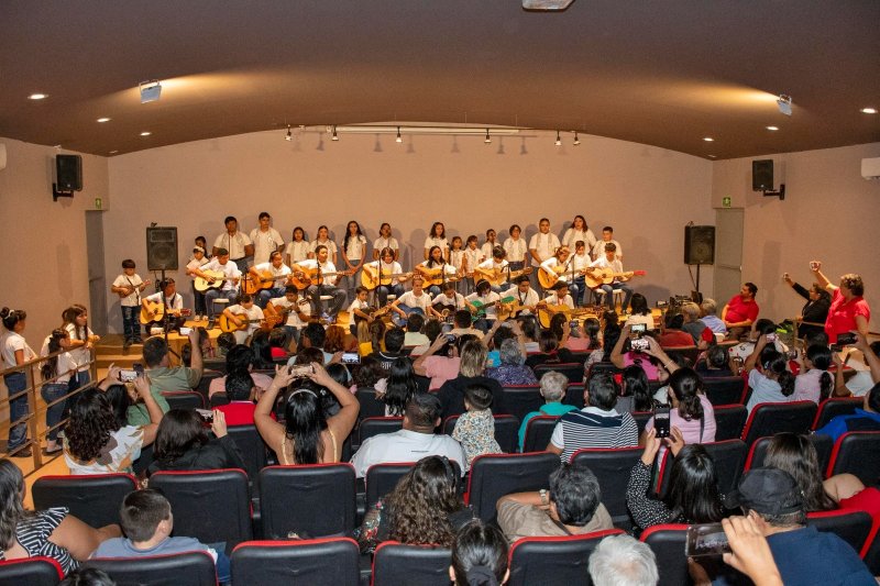 La Fundación de Parques y Museos presentó la “Noche Navideña” en el Museo de la Isla