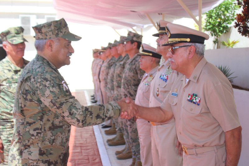LA NOVENA REGIÓN NAVAL REALIZA CEREMONIA DE<br>ENTREGA-RECEPCIÓN DEL MANDO DE ARMAS