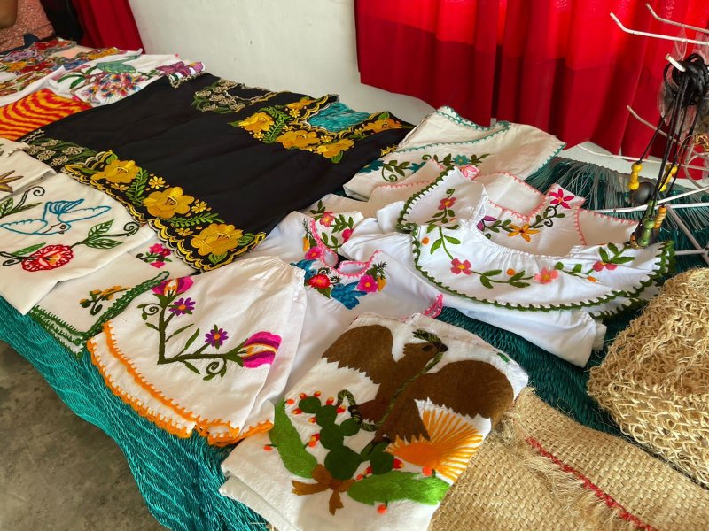 La SEDE y FONART fortalecen la actividad artesanal entre mujeres quintanarroenses