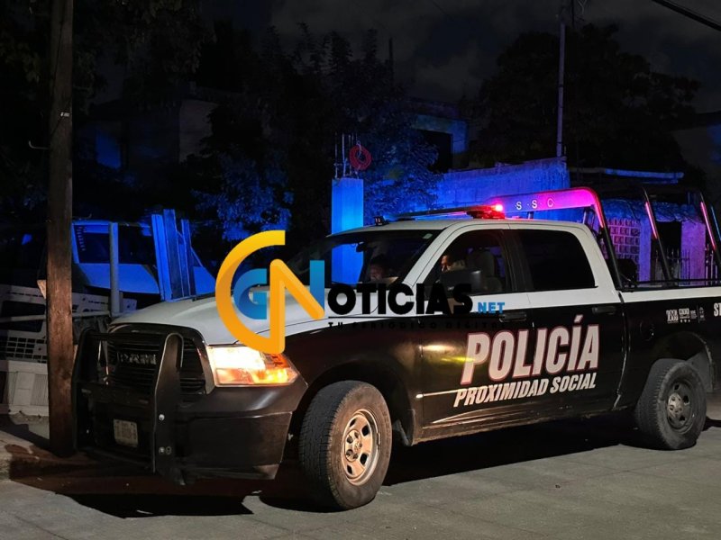 La violencia se desató la noche de este viernes con el ataque armado de contra un sujeto, en la manzana 105, de la Región 100, donde vecinos reportaron varias detonaciones de arma de fuego.