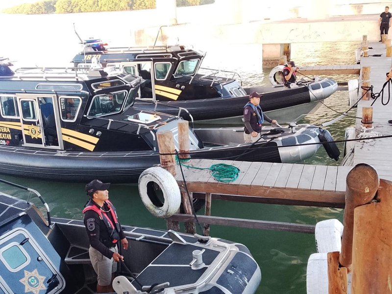 Lanchas y aeronaves del Gobierno del Estado en la búsqueda de pescadores