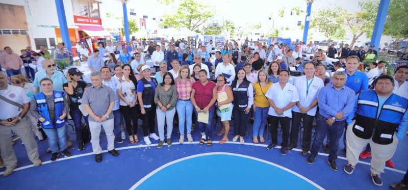 Lili Campos escuchó y resolvió peticiones ciudadanas en Mundo Hábitat