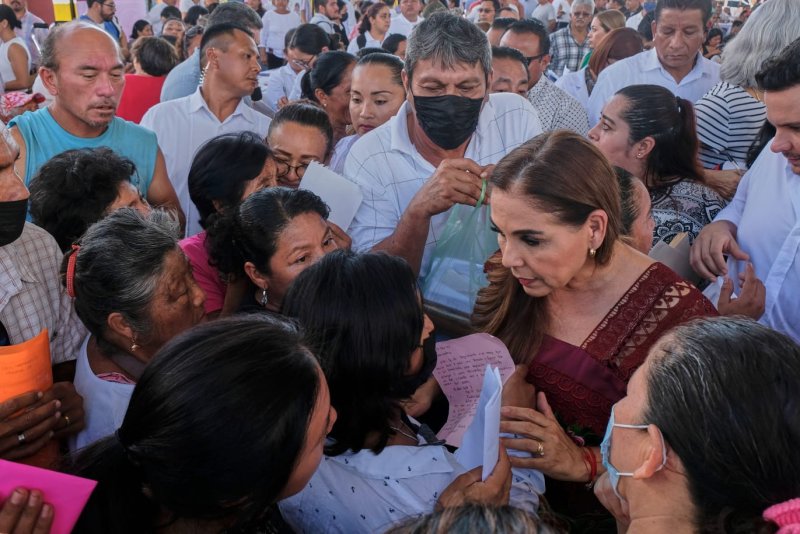 Lleva Mara Lezama al pueblo los servicios del gobierno