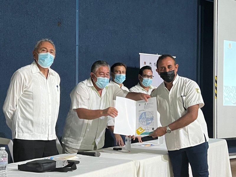 LOGRA HERIBERTO NUÑEZ EL MAYOR NÚMERO DE CONCESIONES PARA OPERADORES ANTIGUOS DEL SINDICATO DE TAXISTAS “ANDRÉS QUINTANA ROO”