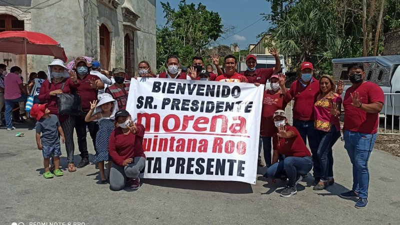 Los Morenistas de la resistencia recibieron al presidente López Obrador