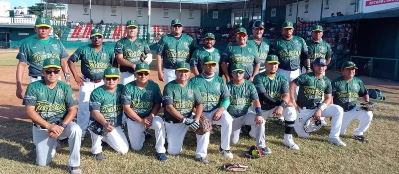 LOS TAXISTAS DE CANCÚN NUEVOS CAMPEONES DEL TORNEO INTERNACIONAL DE SÓFTBOL RECREATIVO 2022.