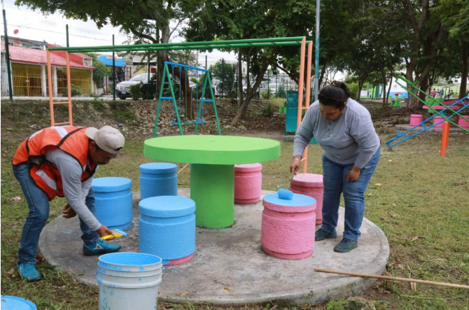 Mantiene gobierno municipal parques limpios para los Benitojuarenses