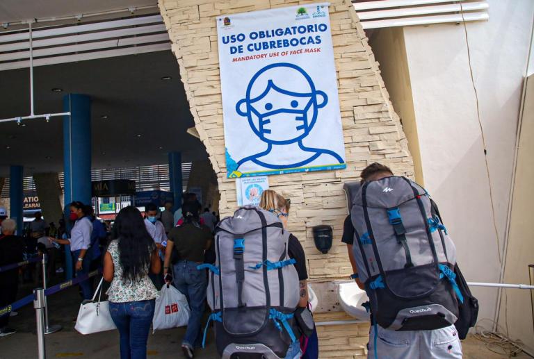 Mantienen protocolos de sanitización en la entrada de Isla Mujeres
