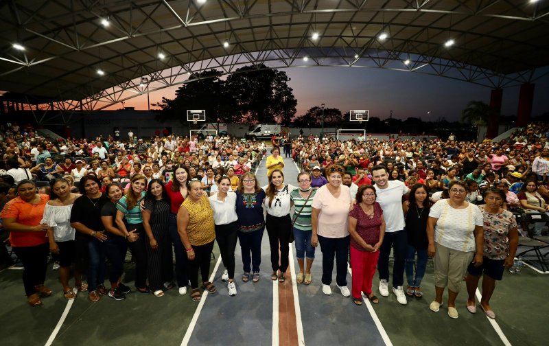 Mara Lezama toma protesta al Comité de Protectoras del Bienestar de la región 70 de Cancún