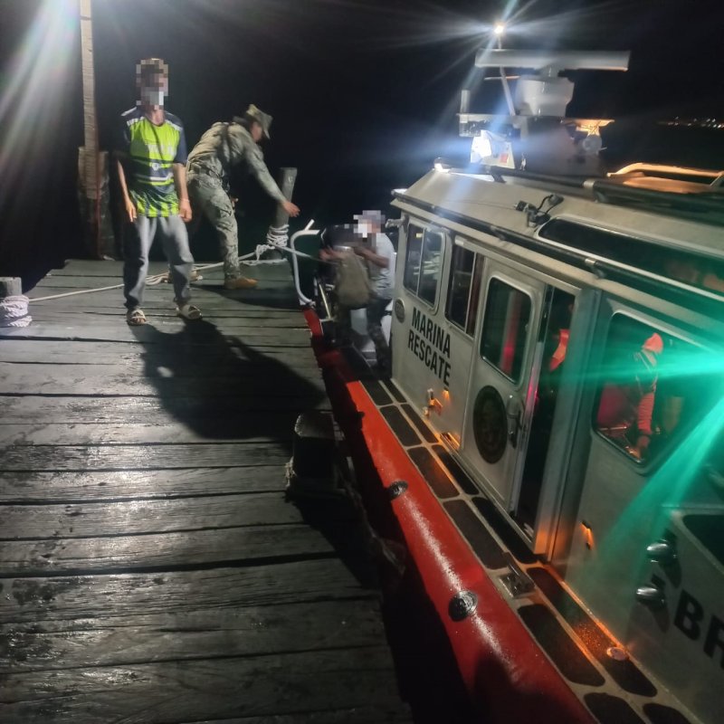 Marina rescata a náufragos extranjeros en aguas territoriales del estado de Quintana Roo