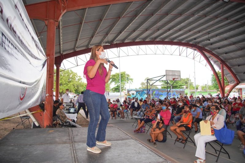 MARYBEL TOMA PROTESTA EN CANCÚN A COMITÉS PROAMLO