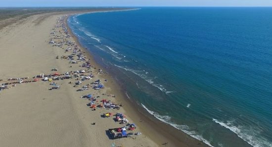 México cerrará varias playas principales en Semana Santa