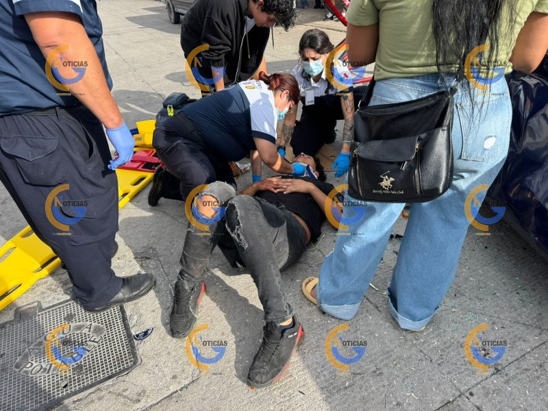 Motociclista Resulta Grave Tras Impacto con Automóvil en la Avenida Ruta 7 de Cancún