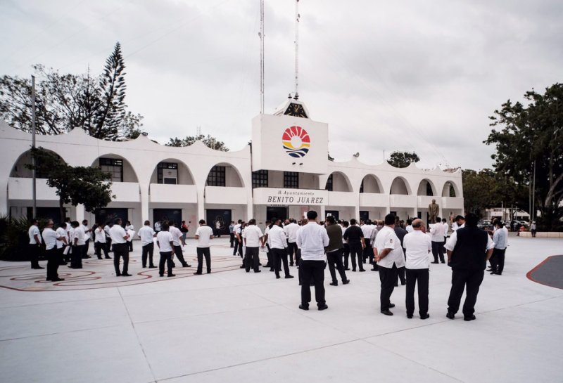 Nueva amenaza de taxistas de Cancún, denuncian que si prevalece la persecución de la policía, provocarán “caos” en la ciudad