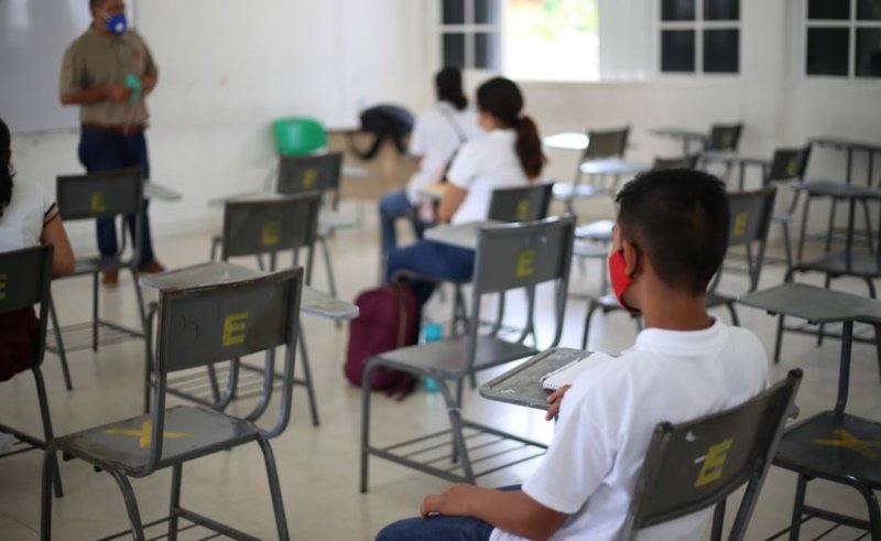 Ocho de cada escuelas del sur, sin agua ni luz para iniciar clases