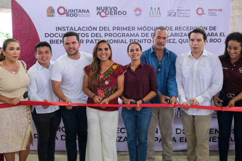 Otorga Mara Lezama certeza jurídica a familias de Benito Juárez con entrega de títulos de propiedad