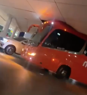 Otra más del Grupo Del Valle: Imprudencia al volante en el Aeropuerto de Cancún