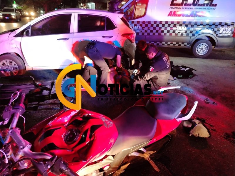 Otro motociclista resultó gravemente lesionado la noche de este miércoles luego de que un vehículo lo impactó cuando circulaba sobre la avenida Francisco I Madero