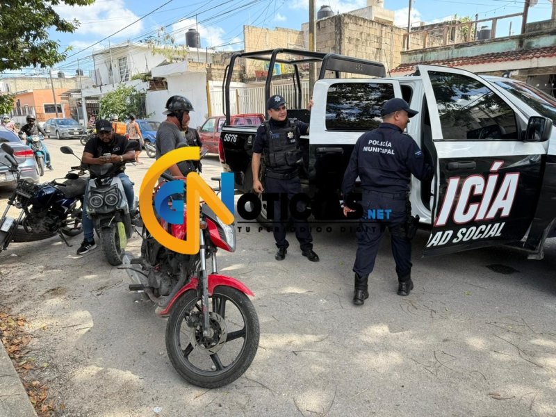 Par de delincuentes despojan con violencia a motociclista