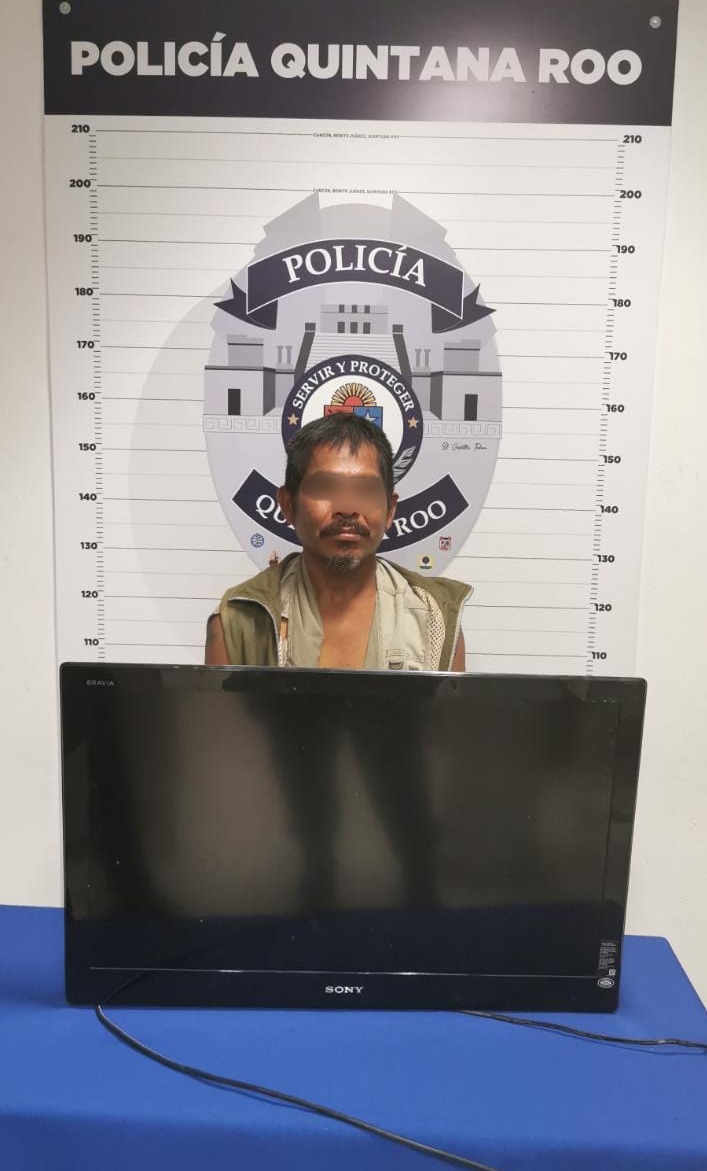PERSONA DETENIDA POR ROBO A COMERCIO