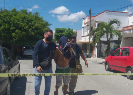 Pleito de vecinos deja al descubierto un presunto laboratorio de drogas en la SM 41 de Cancún
