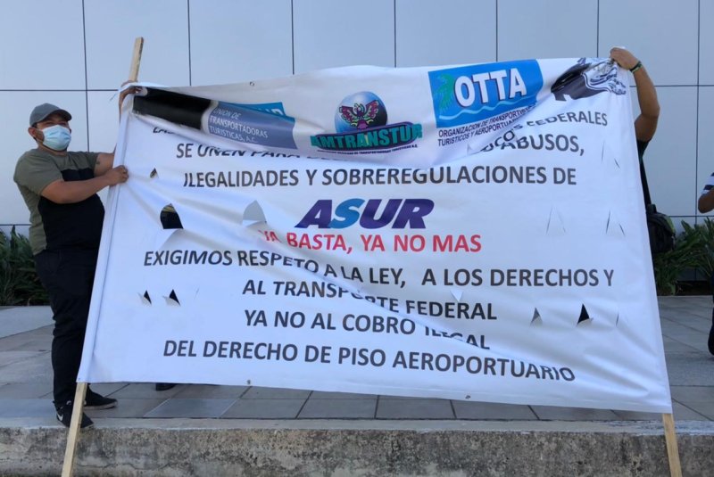 PROTESTAN TRANSPORTISTAS CONTRA ASUR POR COBROS FUERA DE LA LEY