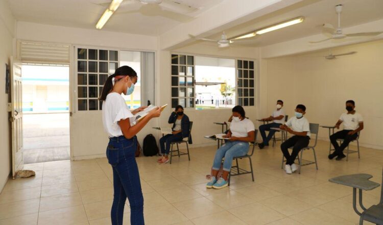 Quintana Roo mantiene naranja su Semáforo Epidemiológico y presenta Plan de Retorno Presencial a las Escuelas