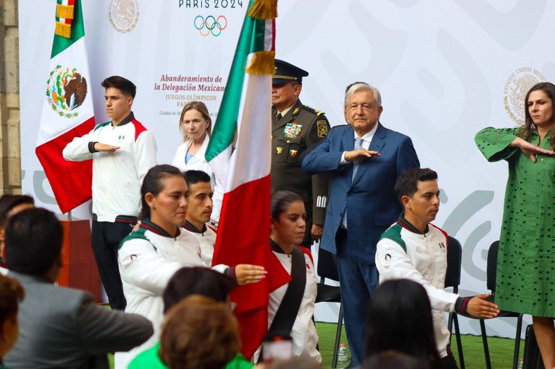 Quintana Roo presente en el abanderamiento de la Delegación Mexicana que participará en los Juegos Olímpicos Paris 2024