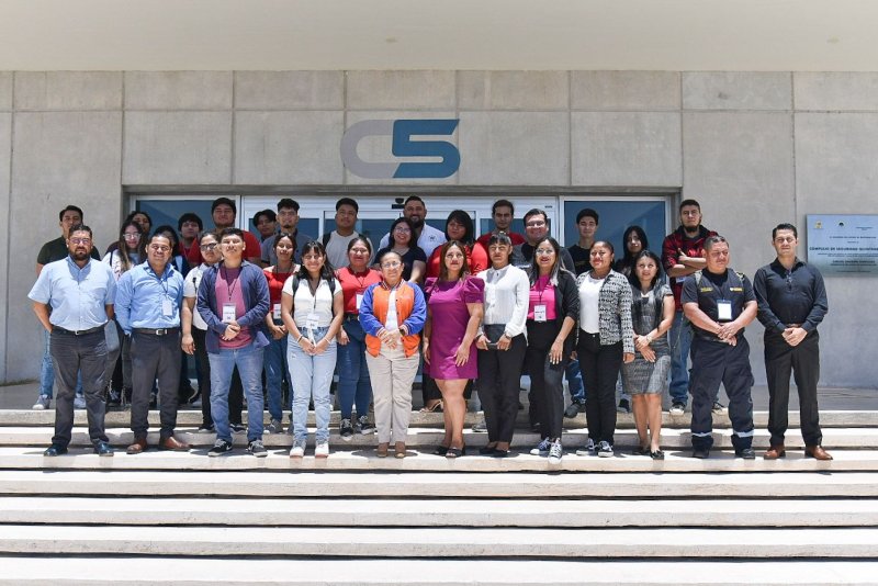 Realizan visita al Complejo de Seguridad C5 estudiantes de la Unimaat de Cancún