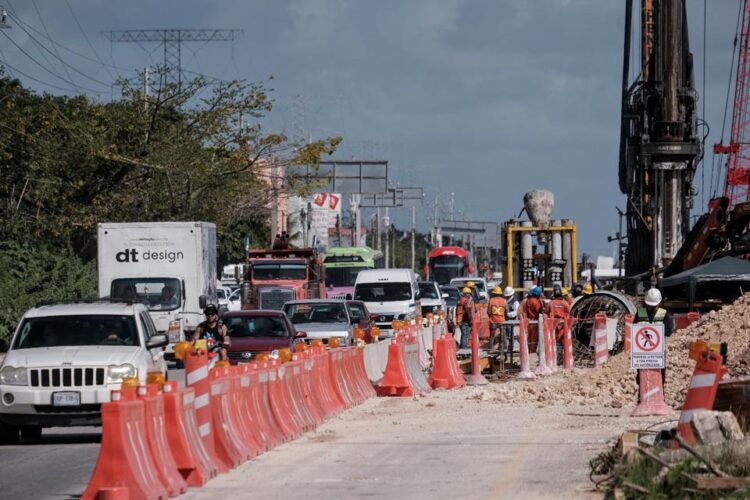Rechaza López Obrador cambios a la ruta del tren Maya en Playa del Carmen