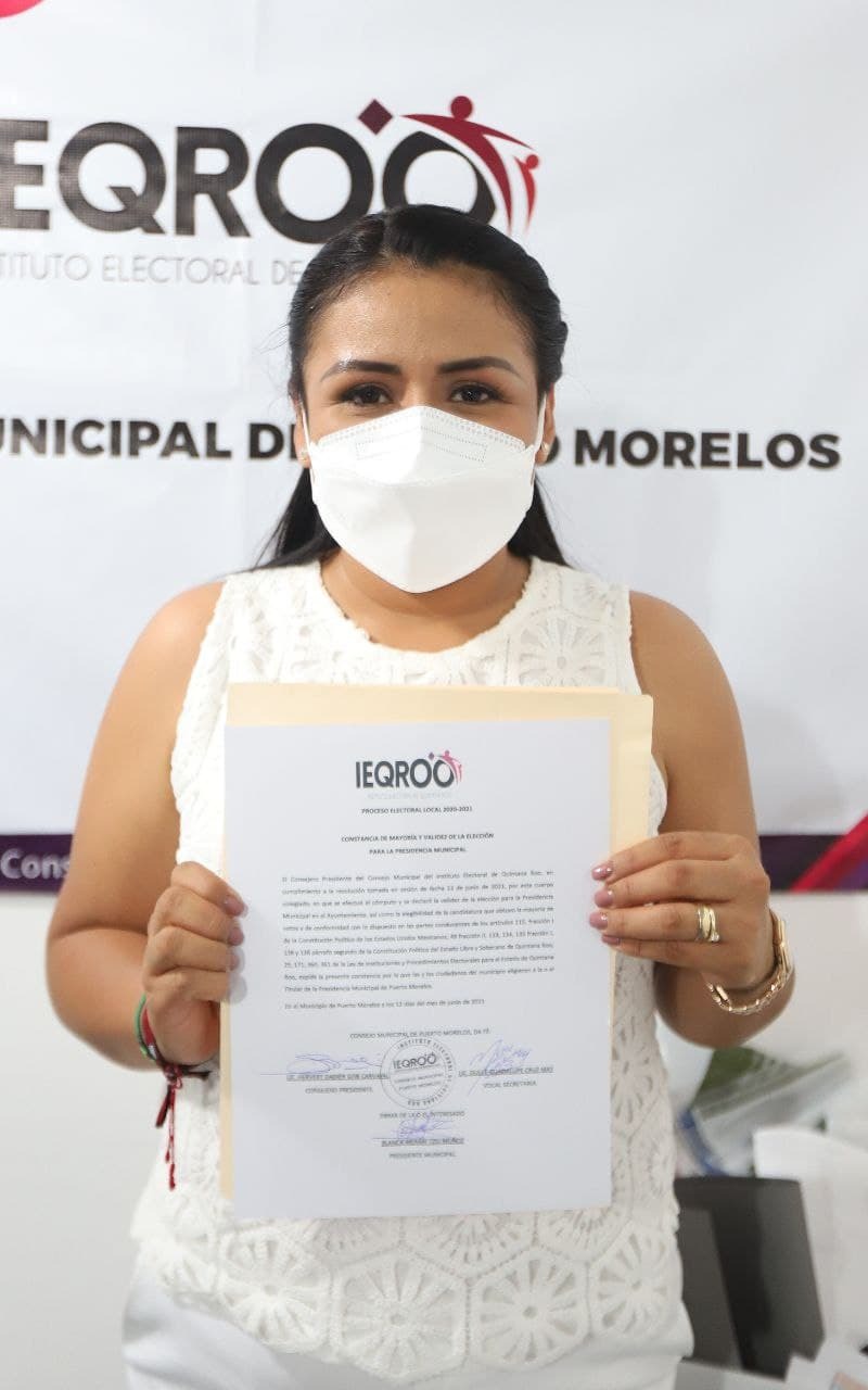 RECIBE BLANCA MERARI DEL IEQROO SU CONSTANCIA DE MAYORÍA EN LA ELECCIÓN DE PRESIDENTE MUNICIPAL DE PUERTO MORELOS