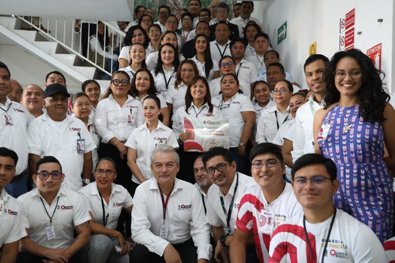 Recibe Secretaría de Ecología y Medio Ambiente distintivo de Excelencia en el Servicio Público