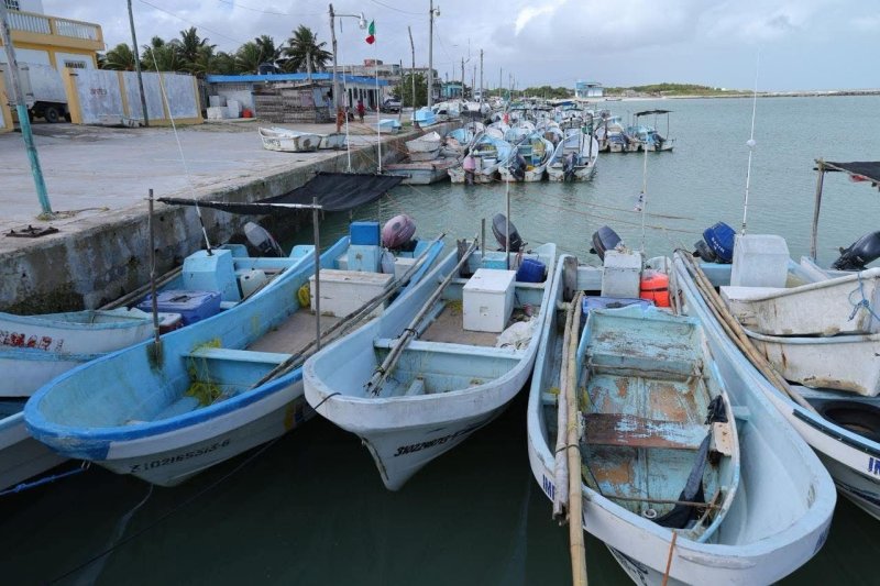 RECIBIRAN PAGO “RESPETO LA VEDA” 2025PESCADORES DEL PUERTO DE EL CUYO.