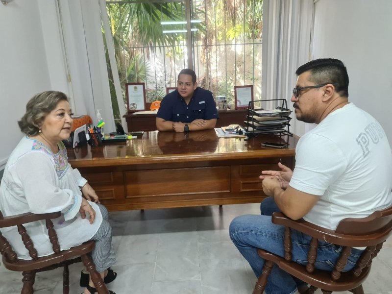 Recorre titular de SECOES oficinas estatales en Benito Juárez