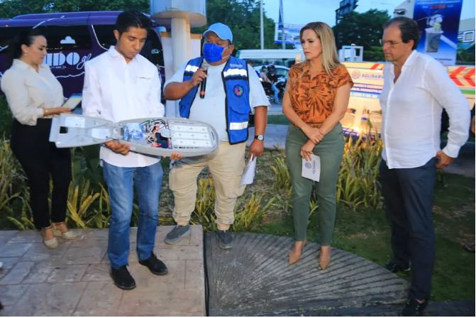 Refuerza gobierno alumbrado en cruceros