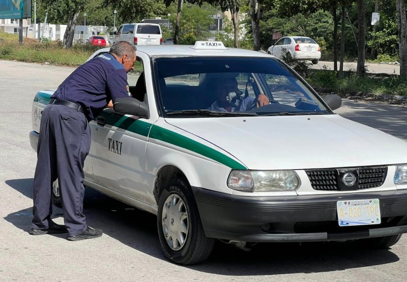 REFUERZAN OPERATIVOS DE PREVENCIÓN Y CONCIENTIZACIÓN A TAXISTAS DE CANCÚN