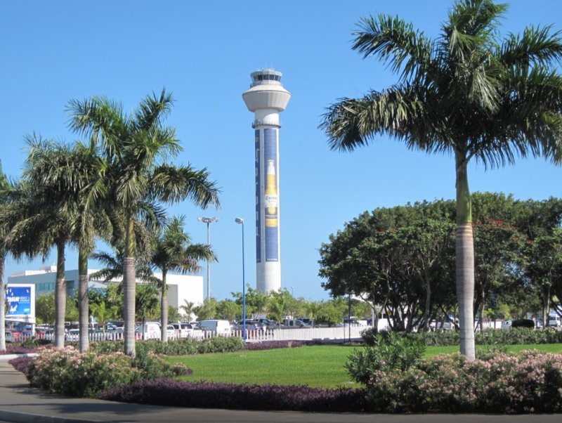 Registran 374 operaciones en el aeropuerto de Cancún en el arranque de la semana