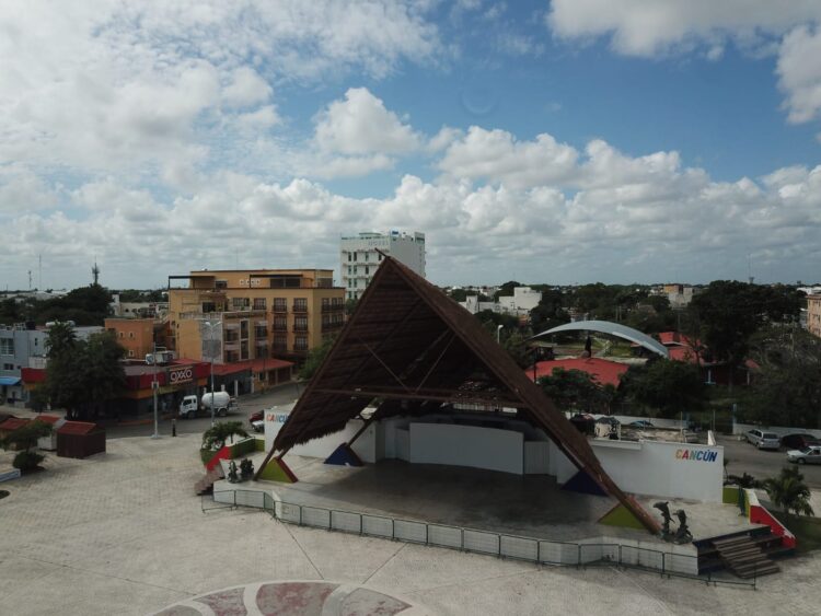 Renuevan escenario del “Parque de las Palapas” de Cancún