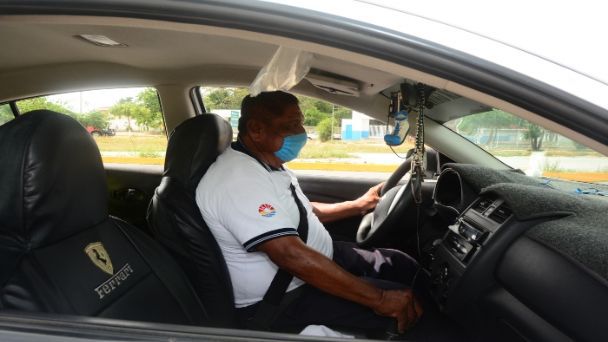 Renuevan Tarjetones Inteligentes de Identificación para mayor seguridad de taxistas y usuarios de Cancún.