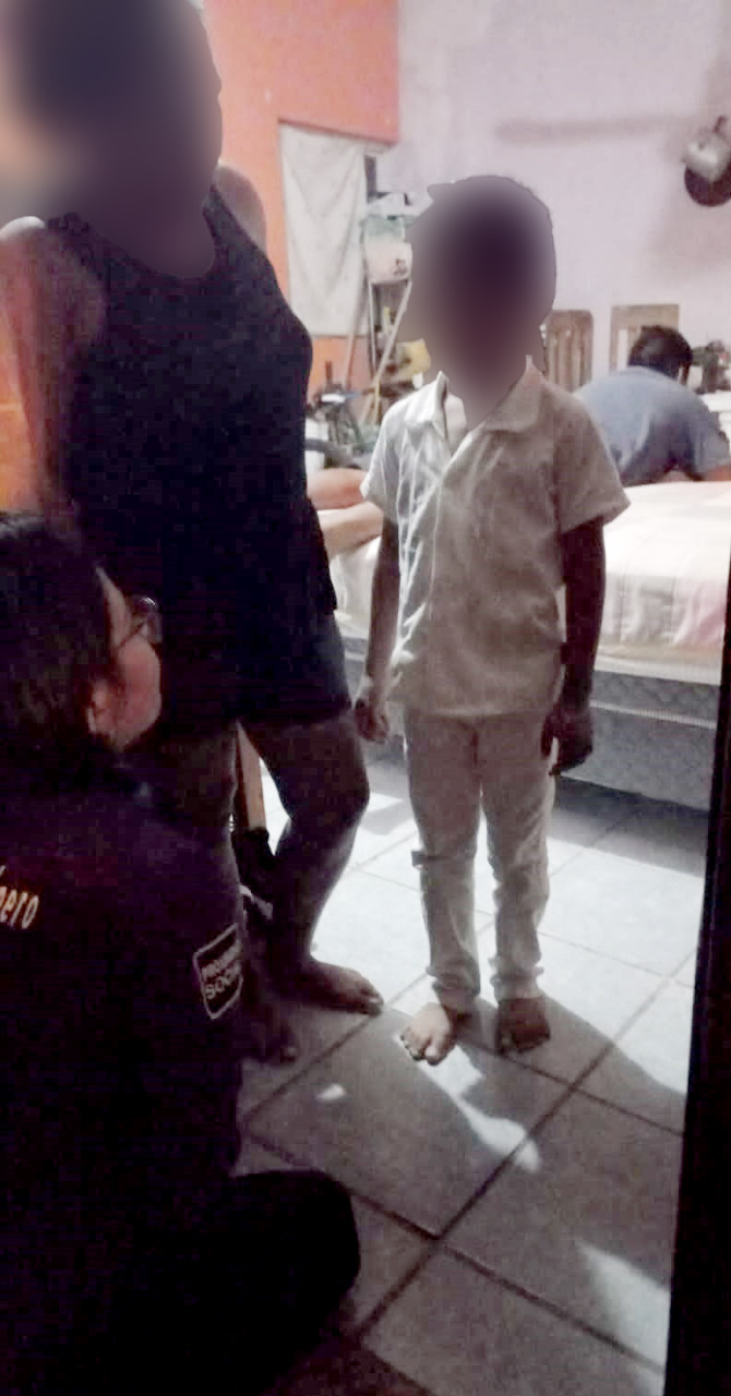 Rescatan en Cancún a niño de 6 años violentado en casa, tiene quemaduras en las manos