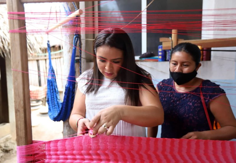 RESPALDO A PRODUCTORES DE ARTESANÍAS YCONSERVAS OFRECE BLANCA MERARI EN LEONA VICARIO