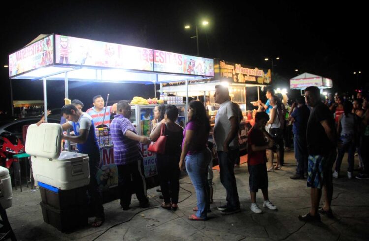 Reubicarán en la misma zona a comerciantes del bulevar Bahía de Chetumal