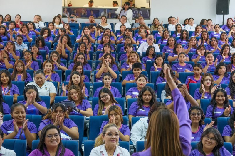 Rinden protesta Redes de Mujeres Jóvenes “Faros de Luz”