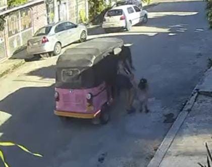 Robo con violencia a madre de familia en la 233