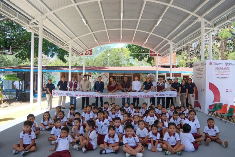 Rodeada de niñas y niños, en ambiente festivo, Mara Lezama inaugura domo en preescolar “Diana Laura Riojas” en Playa del Carmen
