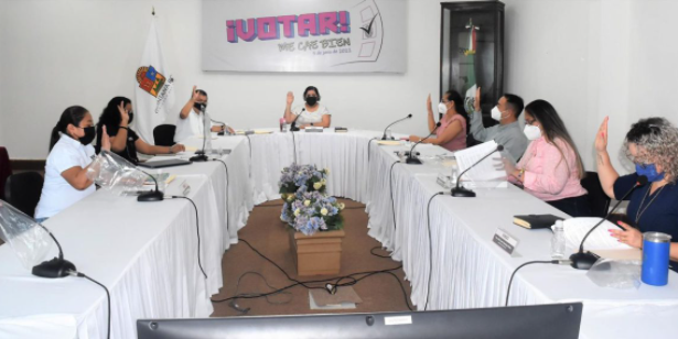 Se anotan 21 aspirantes para ir por la presidencia del Ieqroo