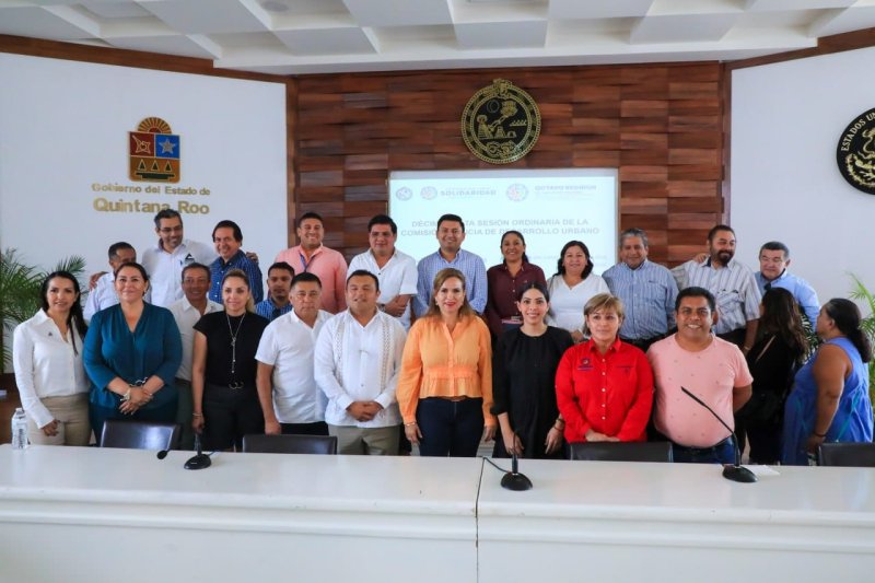 Se escuchan a sectores para renovación de la Plaza 28 de Julio