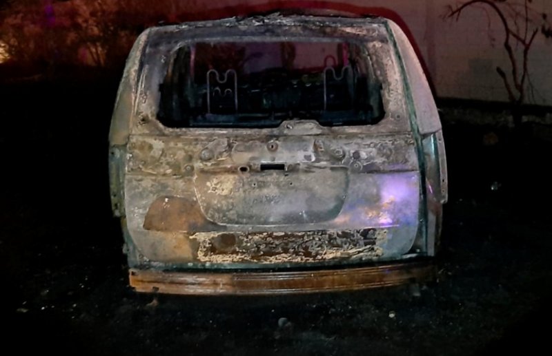Se incendia vehículo en la carretera Playa del Carmen-Tulum durante la madrugada