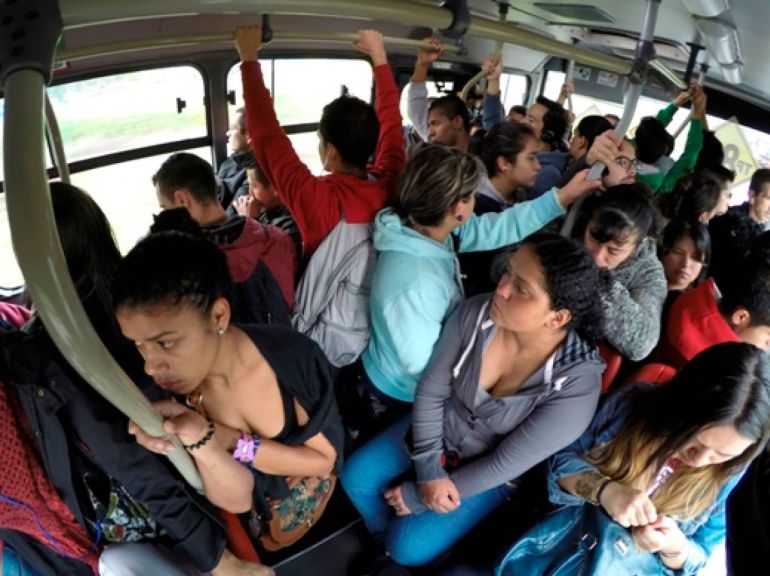 Se presenta iniciativa para la protección de mujeres en el transporte público